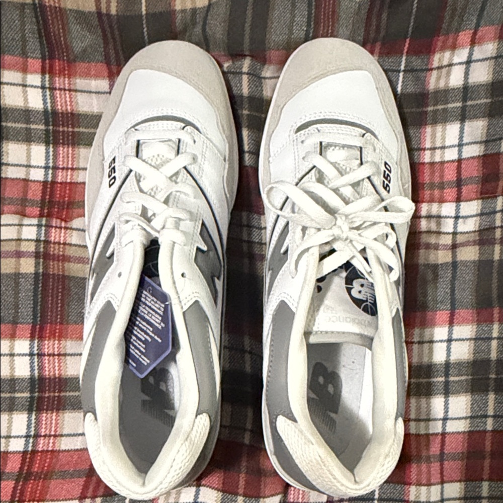 NEW BALANCE 550 NWOT - Picture 5 of 5